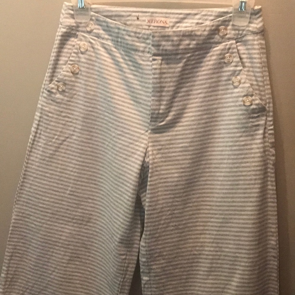 Nautical looking wide leg capris.